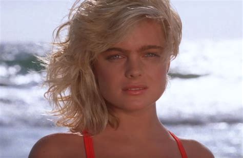 Erika Eleniak: Playboy, E.T. ‘Pretty Girl’, Under Siege。